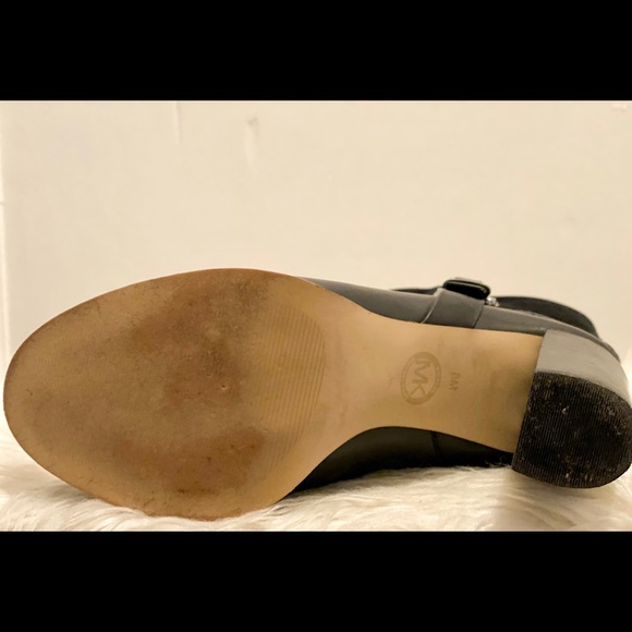 Michael Kors Boots 🥾 - Picture 6 of 6